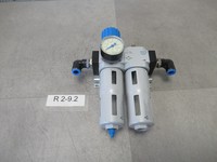159590 Lfr-d-midi Ensemble complet d'accessoires industriels pour PLC : régulateur pneumatique, filtre, huileur, capteurs / contacteurs