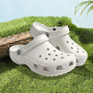 Durable EVA <b>Clogs</b> with Ventilation Holes Unisex Casual Footwear for Indoor and Outdoor Scenes - Product Image 5