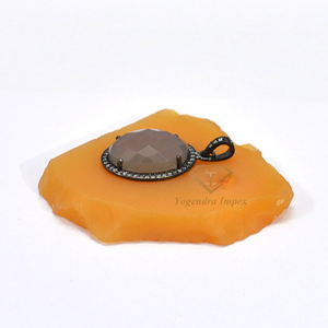 Colgante de piedras preciosas de Calcedonia gris natural, proveedores de joyería de colgante de piedras preciosas grises chapadas en rodio negro de forma ovalada - Product Image 3