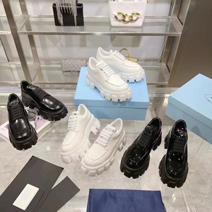Zapatos de Moda 2026 con Logotipo de Diseñador, Zapatos para Caminar con Entresuela de Gel, Suela de EVA, Parte Superior de PU, Forro de Cuero Genuino de Alta Calidad para Mujer - Product Image 1