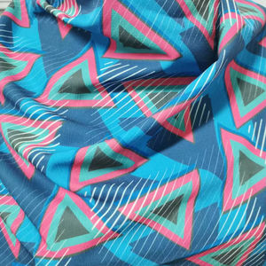 Le motif de fleurs en triangle géométrique à la mode ne se démode jamais de l'impression numérique personnalisée sur divers tissus - Product Image 5