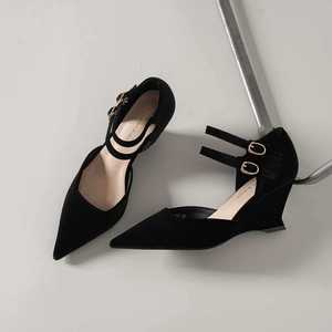 Sandales compensées en daim à bout pointu avec bride à boucle, confortables, toutes saisons, pour femmes - Product Image 2