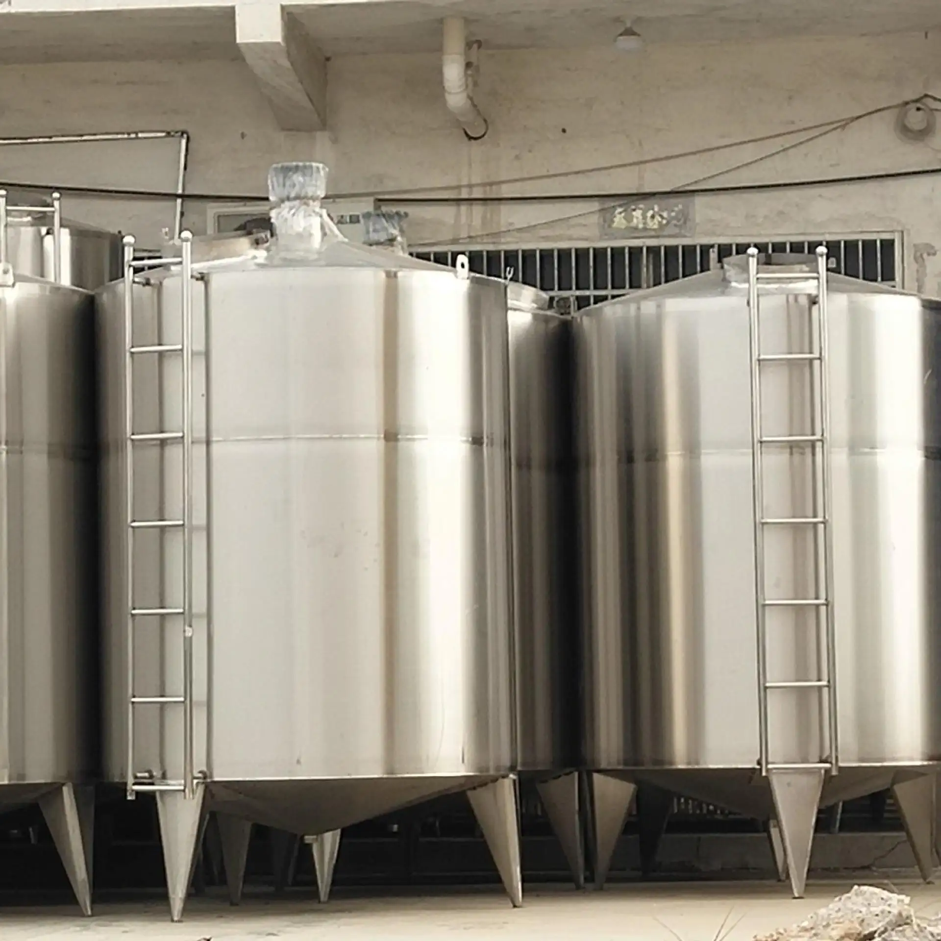 Vertikaler Wassertank Kegel boden Mischen 1000 Liter Flüssigseifen-Mischt ank mit Motor Shampoo Making Machine 60-2999 R.p.m Rpm
