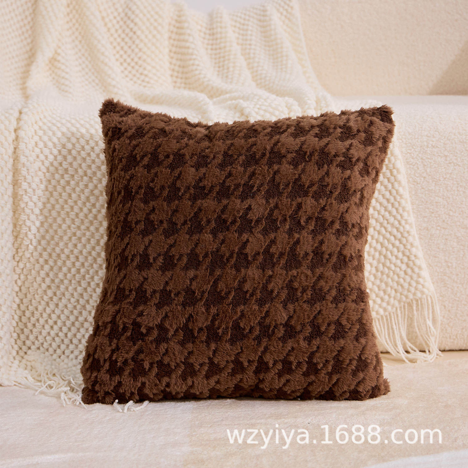 สีน้ำตาลเข้ม