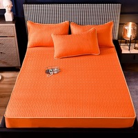 Vente en gros Impression colorée Couvre-matelas imperméable en polyester à couche de coton doux et respirant