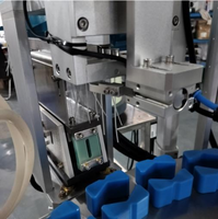 Machine intégrée automatique de remplissage et de sertissage de parfum