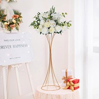 Vente directe usine : Supports floraux décoratifs pour allées, accessoires de table, vases floraux, décorations de mariage, arches de mariage en fer forgé ZSP-300568
