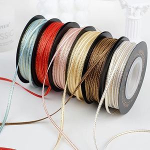 Signet de ruban de soie de polyester de 3mm à bord doré <span class=keywords><strong>double</strong></span> face fait à la main solide rouge mince ruban arc décoratif bricolage pour rubans cadeaux - Product Image 1