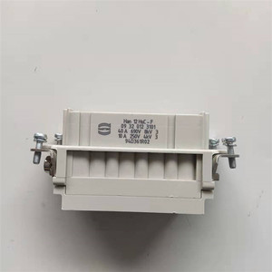 ขั้วต่อ Harting Han 12 HsC F 40 แอมป์ 690 โวลต์ 8kV 3 ขั้ว สำหรับงานอุตสาหกรรมหนัก มีสินค้าในสต็อก - Product Image 1