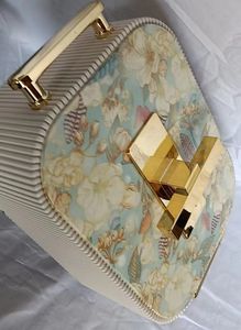 Service de plats chauds à design cannelé unique, ensemble 3L 4L 5L, avec couvercle à motif floral élégant et poignée dorée, pour la décoration de <span class=keywords><strong>cuisine</strong></span> - Product Image 6