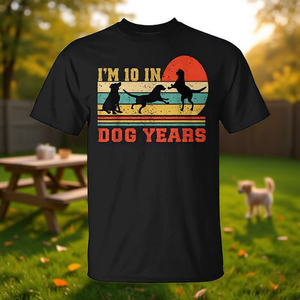T-shirt vintage I'm 10 In Dog Years, regalo per il 70° compleanno per uomini e donne - Product Image 3