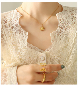 MICCI-collar con colgante de sol para mujer, cadena de clavícula estilo INS, acero de titanio, 18K, dorado, acero inoxidable - Product Image 4