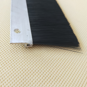 Brosse <span class=keywords><strong>de</strong></span> <span class=keywords><strong>porte</strong></span> coulissante anti-poussière personnalisable moderne pour les portes <span class=keywords><strong>de</strong></span> garage inférieures et à rouleaux avec fonction d'étanchéité - Product Image 6