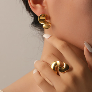 S Shape Gold <b>Titanium</b> Steel <b>Ring</b> Women Minimalist Geometric Jewelry Gift - Product Image 2