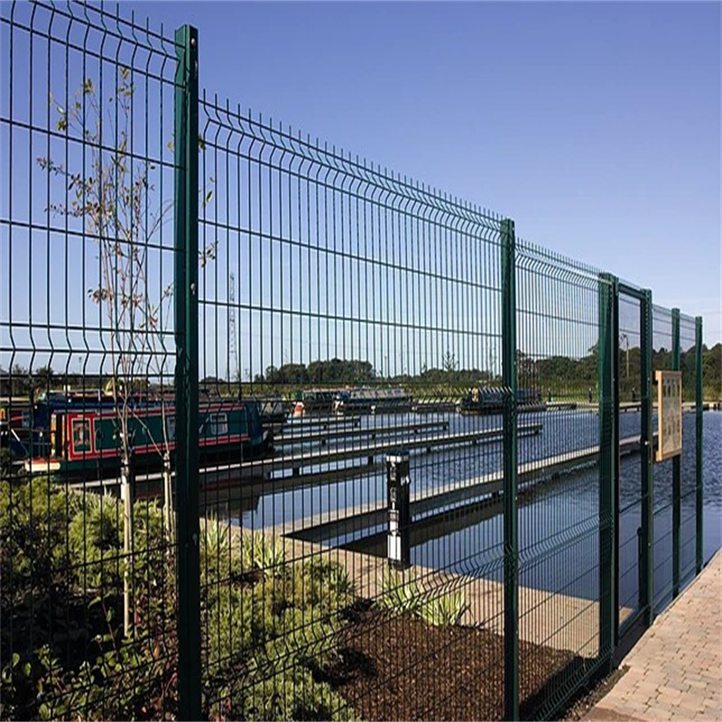 0.63m Tall Powder Coated Curved Metal Fence Welded Wire