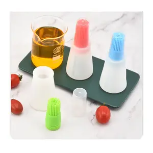 2024 Hot Selling Outdoor BBQ with Lid with Scale Oil Bottle Sauce Brush Silicone Oil Bottle Brush