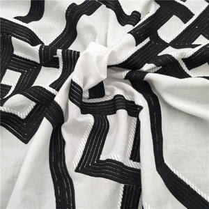 Tissu en coton décoratif de 125cm avec motif de broderie géométrique noir Tissu déco unique pour la maison - Product Image 4