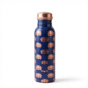 Bouteille d'eau en cuivre émaillée ayurvédique de qualité supérieure, motif floral artistique, bouteille de sport en métal anti-fuite, fabricant - Product Image 1