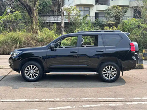 Offre Spéciale – Toyota Prado 3.5L <span class=keywords><strong>VX</strong></span> NAVI <span class=keywords><strong>2018</strong></span> d'occasion, 4x4, 7 places, faible kilométrage, véhicule tout-terrain premium, export. - Product Image 3
