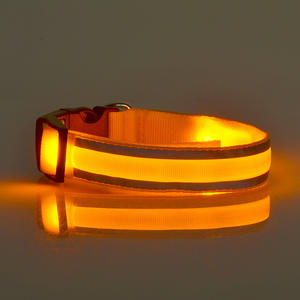 Collier lumineux pour chien pour les promenades nocturnes, collier LED rechargeable à changement de couleur, colliers pour chien qui brillent dans le noir, imperméables - Product Image 4