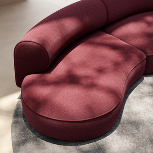 أريكة فاخرة منحنية بثلاثة مقاعد مغطاة بالقماش العصري لغرفة المعيشة والفنادق والفلل، أثاث راقي - Product Image 5