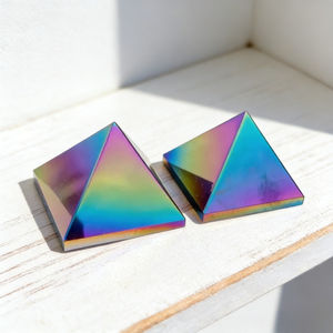 Venta al por Mayor de Pirámides de Obsidiana Estilo Bohemio, Tallado en Piedra de Cristal Natural para Decoración del Hogar y Regalos Navideños - Product Image 1