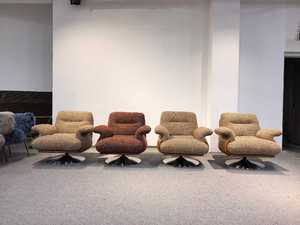 Bouclé-Stoff Drehbarer Freizeitstuhl Ergonomischer Akzent-Sessel mit Walnussrahmen für Wohnzimmer - Product Image 3
