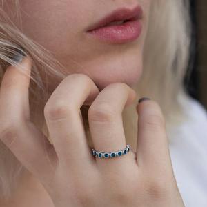 Anelli Eternity Q729 con Zirconia Cubica Creata in Laboratorio, Montatura Rotonda a Pavé, Anelli Unisex per Matrimonio e Moda - Product Image 6