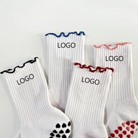 Chaussettes de yoga souples et extensibles à volants avec logo personnalisé, antidérapantes pour le barre et le pilates féminin, usage quotidien
