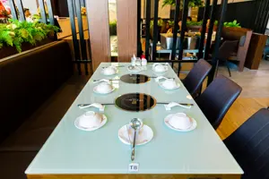 Vendita diretta di stile Giapponese in legno massello materiale di vetro da tavolo senza fumo induzione piatto caldo