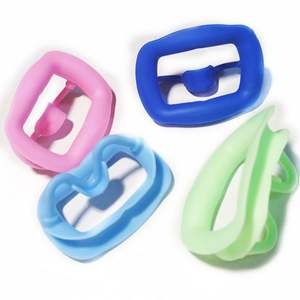 Écarteur de joue en silicone à <span class=keywords><strong>clipser</strong></span> pour le blanchiment des dents, ouvre-bouche flexible avec protège-langue et clips amovibles - Product Image 1