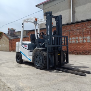 รถยกมือสอง 3.5 ตัน 35 TCM ผลิตในญี่ปุ่นแท้ เครื่องยนต์ อีซูซุ เกียร์ ของแท้ พร้อมขายปลีก สำหรับฟาร์ม ก่อสร้าง และอุตสาหกรรม รุ่นปี 2023 - Product Image 4