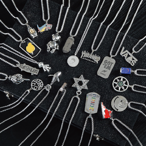 Bán Buôn Người Đàn Ông Của Titan Thép Dài Vòng Cổ Hip Hop Phong Cách Với Chéo Thiết Kế Mạng Người Nổi Tiếng Đồ Trang Sức Thời Trang Cho Logo Nghệ Thuật Chủ Đề - Product Image 4