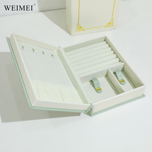 Caja de Joyería Magnética WEIMEI Estilo Libro Mágico, Forro de Gamuza Verde y Rosa para Organizar Anillos y Aretes - Product Image 4