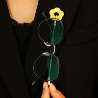 Broche multifonctionnelle en acrylique coloré en forme de fleur, épinglette ajourée décorative pour accessoires de costume, fixation pour lunettes, foulards et corsages