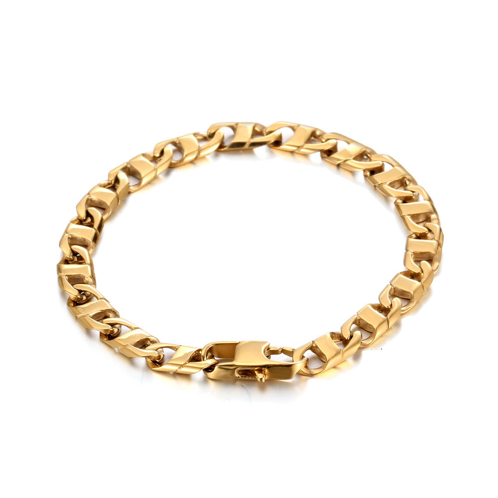 Le bracelet en or mesure environ 21,5 cm de longueur.