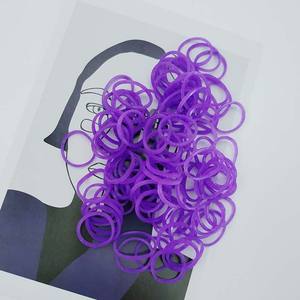 <span class=keywords><strong>Bracelet</strong></span> en caoutchouc synthétique TPR tressé, couleurs arc-en-ciel violettes, haute élasticité, personnalisable OEM, <span class=keywords><strong>pour</strong></span> <span class=keywords><strong>loom</strong></span> bands DIY - Product Image 1