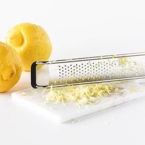Grattugia manuale a maglia fine con impugnatura antiscivolo, lama in acciaio inossidabile 39x3,5 cm per formaggio e limone - Product Image 5