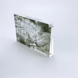 4X6 Heldere Dubbelzijdige Acryl Foto Blok <span class=keywords><strong>Frame</strong></span> Met Magnetische Acryl Fotolijst Voor Tafelblad Display - Product Image 4