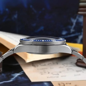 Montres mécaniques automatiques OEM High Classic NH34 multi fuseaux horaires, étanches 200M, personnalisées, en acier inoxydable 316L, montre GMT pour homme - Product Image 4