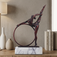 Sculpture en métal bronze rouge avec base en marbre, statue de gymnaste danseuse de luxe, objets décoratifs de bureau, ornement pour la maison et le bureau