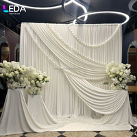 Toile de fond blanche personnalisée LEDA en soie de lait et polyester avec perles et boules de mousse, rideaux de fond pour décoration de mariage