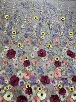 Tissu en velours extensible maillé crypté pour robes de mariée avec fleurs brodées - Matière polyester/métallique
