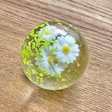Boule artisanale d'huile de coco Daisy (6 cm)