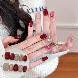 <span class=keywords><strong>Uñas</strong></span> Postizas Hechas a Mano con Diseño de Ojo de Gato en Rojo Vino, Estilo Clásico a Cuadros Blancos para Navidad - Product Image 1
