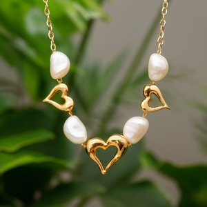 Collar de Perlas de Acero Inoxidable 316L con Baño de Oro PVD, Diseño de Corazón, Joyería Sostenible - Product Image 3