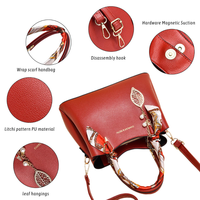 Sac fourre-tout pour femme tendance en PU durable, imperméable, élégant, à motif géométrique, OEM ODM, bureau, quotidien, plage, réunion, ordinateur portable, grande capacité
