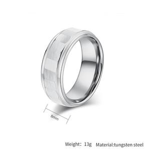 Bague classique pour homme en carbure de tungstène plaqué or de 8 mm avec finition martelée noire, bande confortable pour fiançailles - Product Image 2
