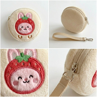 Porte-monnaie en peluche moelleux Kawaii, motif animal mignon (Fraise, Lapin, Grenouille), avec fermeture éclair, porte-clés, breloque de sac, pochette personnalisable avec logo pour filles