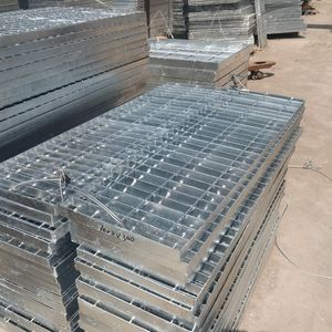 Caniveau de drainage avec grille en acier inoxydable 304, adapté aux parkings en <span class=keywords><strong>béton</strong></span> et aux fossés de circulation industrielle - Product Image 2